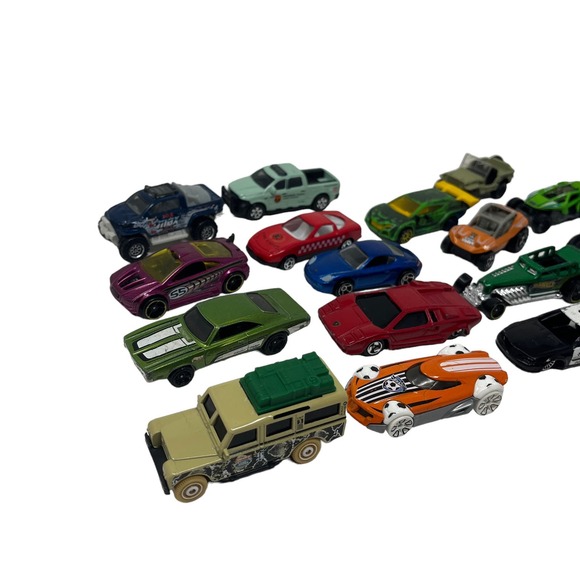 Die Cast Lot of 18 Miscellaneous Cars Trucks Hot Wheels Dodge Muscle Car - Picture 2 of 9